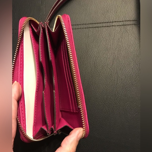 Michael Kors Saffiano PVC Large Multifunction Case - Picture 2 of 3